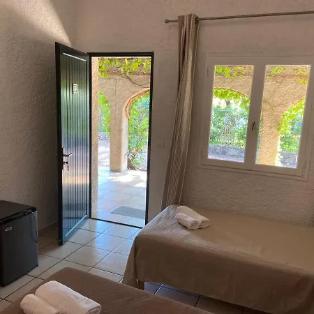 Les De La U Dragulinu Pensionat 3*