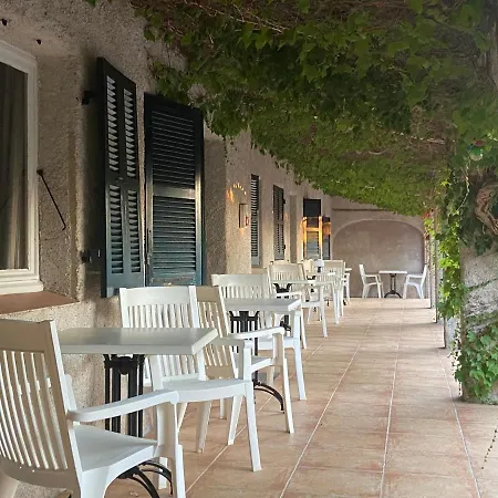 Les De La U Dragulinu Pensionat 3*