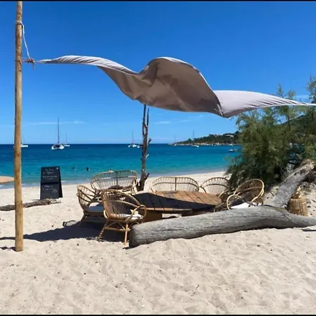 Guest house Les De La U Dragulinu Sari-Solenzara