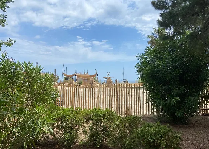 Les De La U Dragulinu בית הארחה