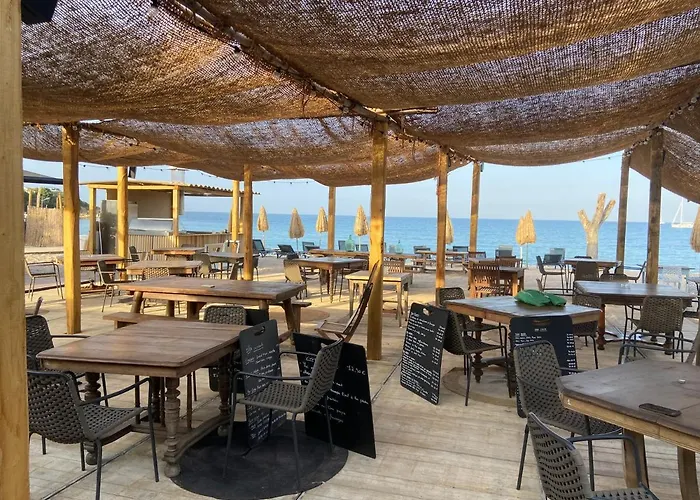 Les De La U Dragulinu בית הארחה