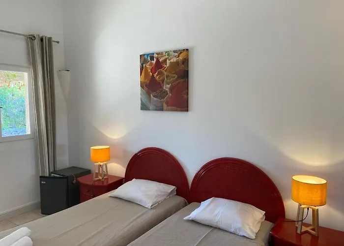 Les De La U Dragulinu בית הארחה