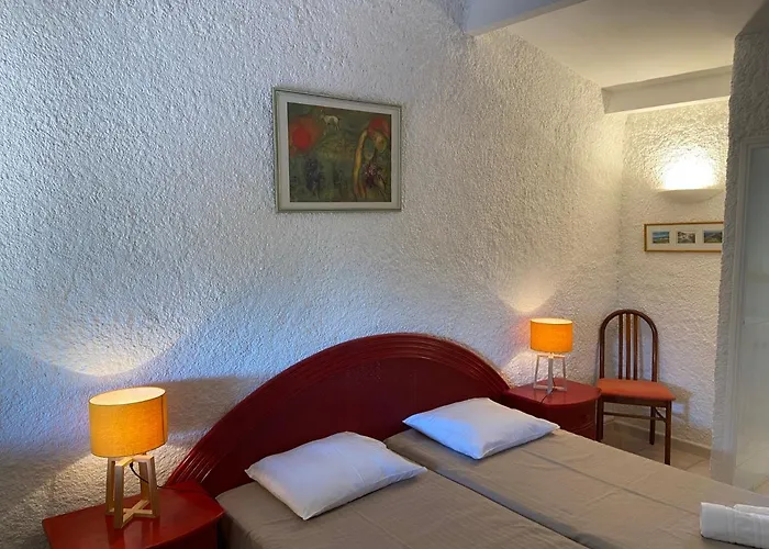 בית הארחה Les De La U Dragulinu 3*