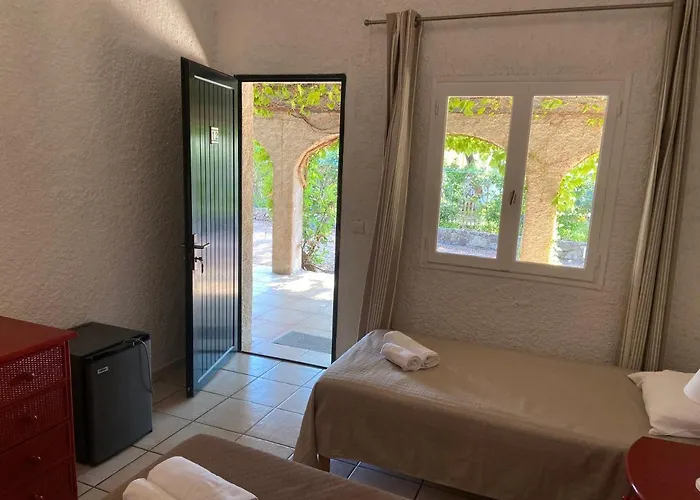 Les De La U Dragulinu בית הארחה 3*