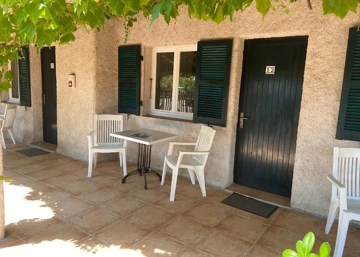 Les De La U Dragulinu בית הארחה 3*