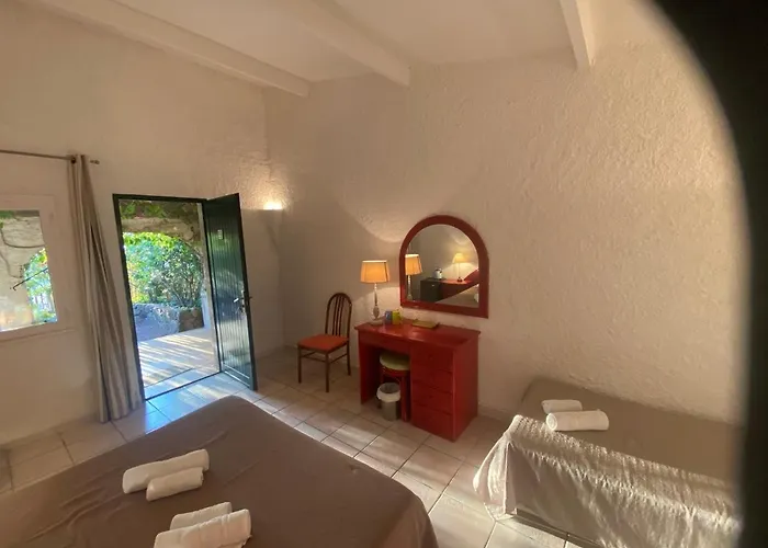 Les De La U Dragulinu בית הארחה 3*