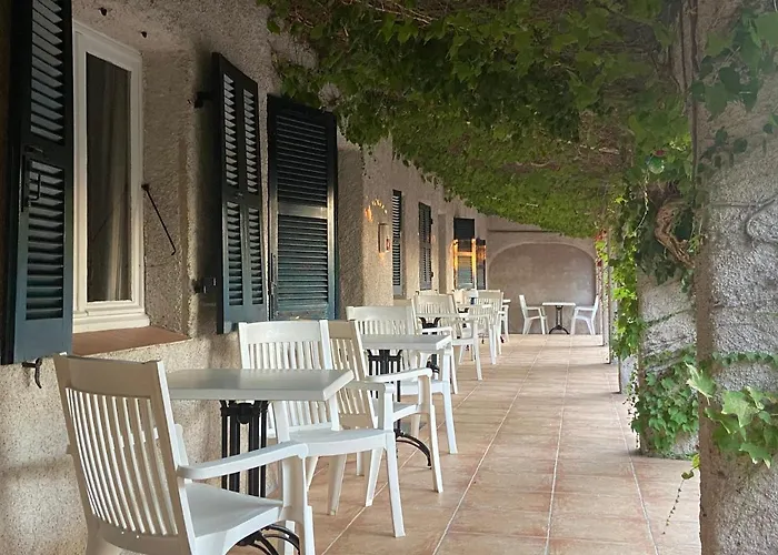 Les De La U Dragulinu בית הארחה 3*