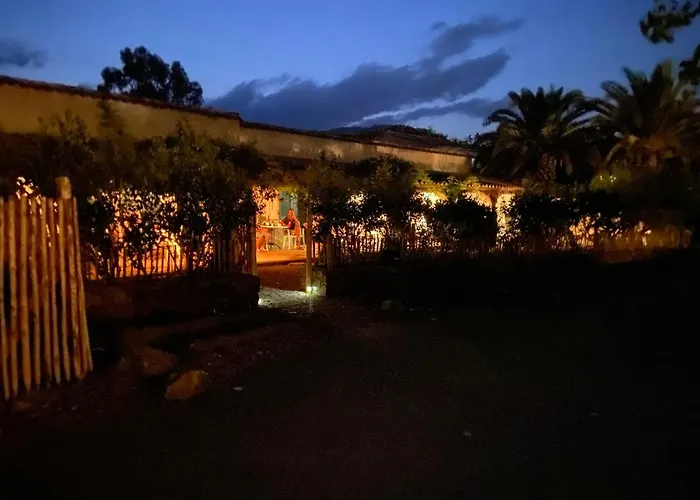 Les De La U Dragulinu בית הארחה